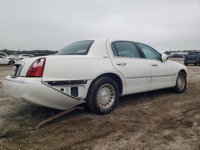 1LNHM81W01Y660868 - 2001 LINCOLN TOWN CAR EXECUTIVE WHITE photo 3