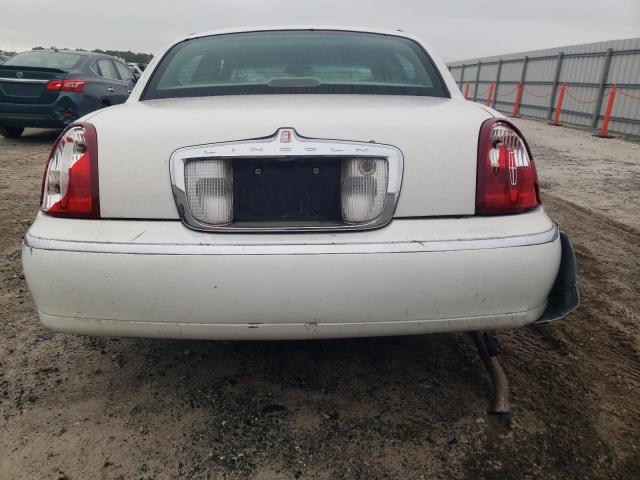 1LNHM81W01Y660868 - 2001 LINCOLN TOWN CAR EXECUTIVE WHITE photo 6