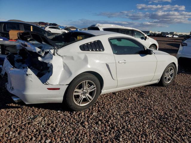 1ZVBP8AM7E5254915 - 2014 FORD MUSTANG WHITE photo 3