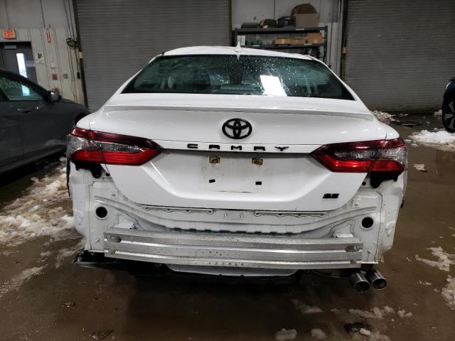 4T1G11AK6MU538973 - 2021 TOYOTA CAMRY SE WHITE photo 6