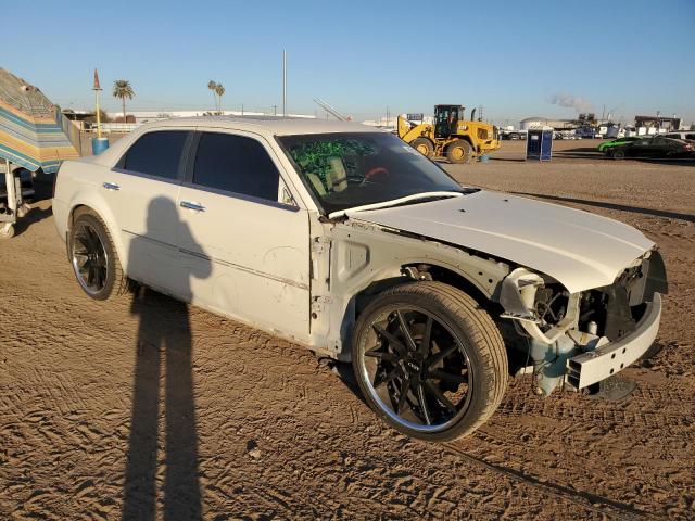 2C3LA63HX7H659065 - 2007 CHRYSLER 300C WHITE photo 4