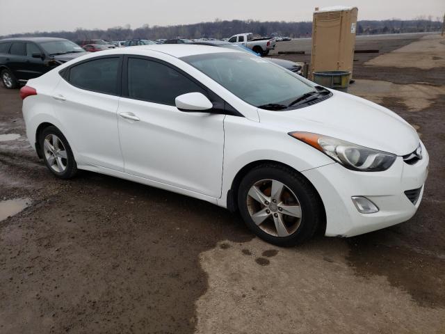 5NPDH4AEXDH429621 - 2013 HYUNDAI ELANTRA GLS WHITE photo 4