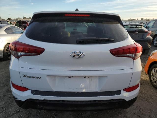 KM8J23A42GU230557 - 2016 HYUNDAI TUCSON SE WHITE photo 6