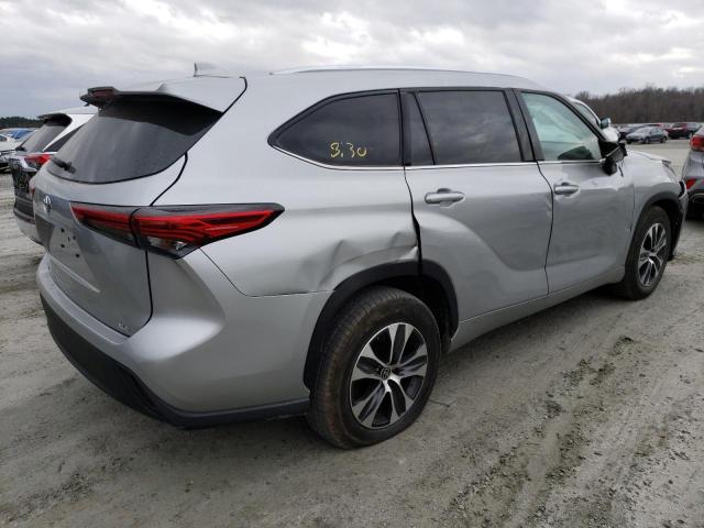 5TDGZRAH2MS071684 - 2021 TOYOTA HIGHLANDER XLE SILVER photo 3