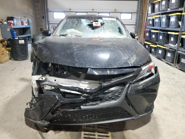 4T1B11HK2JU673329 - 2018 TOYOTA CAMRY L BLACK photo 5