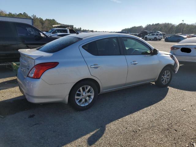 3N1CN7AP0JL883415 - 2018 NISSAN VERSA S GRAY photo 3