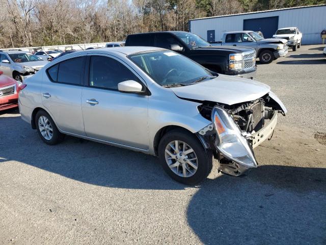 3N1CN7AP0JL883415 - 2018 NISSAN VERSA S GRAY photo 4