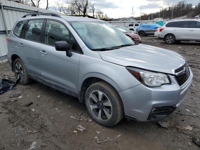 JF2SJABC6JH461937 - 2018 SUBARU FORESTER 2.5I SILVER photo 4