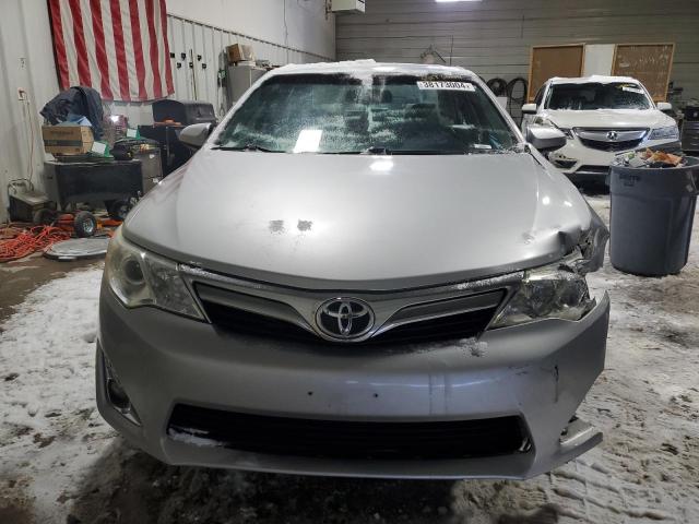 4T1BK1FK7DU529568 - 2013 TOYOTA CAMRY SE SILVER photo 5