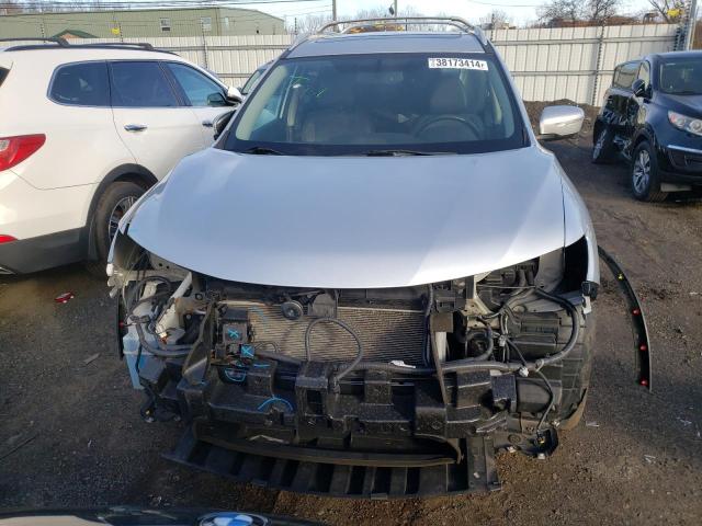 5N1AT2MVXFC789998 - 2015 NISSAN ROGUE S SILVER photo 5