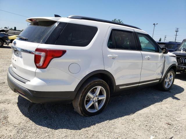 1FM5K7D8XKGA28306 - 2019 FORD EXPLORER XLT WHITE photo 3