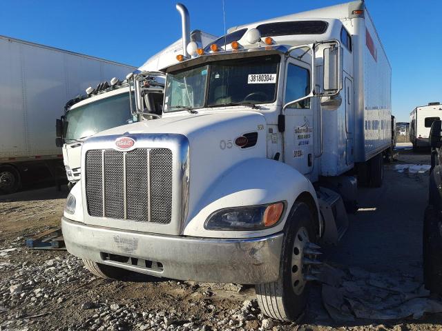 2NP2HN7X9EM215624 - 2014 PETERBILT 337 WHITE photo 2