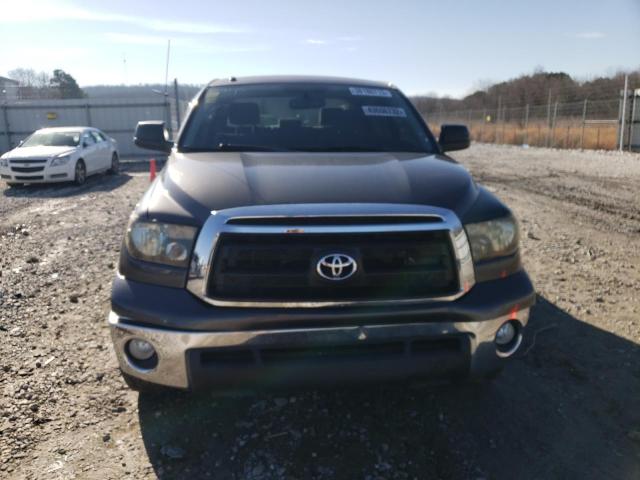 5TFEM5F14BX025288 - 2011 TOYOTA TUNDRA CREWMAX SR5 CHARCOAL photo 5