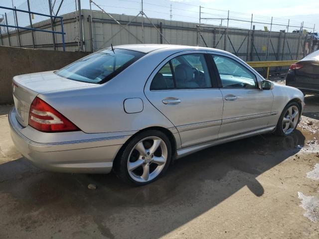 WDBRF52H16A892931 - 2006 MERCEDES-BENZ C 230 SILVER photo 3