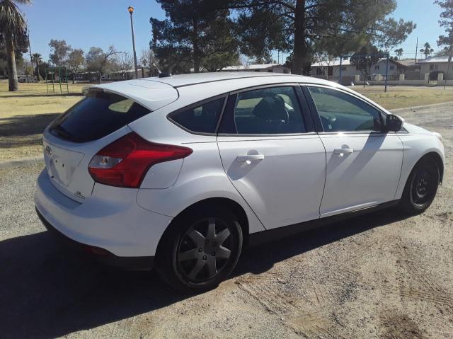 1FAHP3K26CL436682 - 2012 FORD FOCUS SE WHITE photo 4