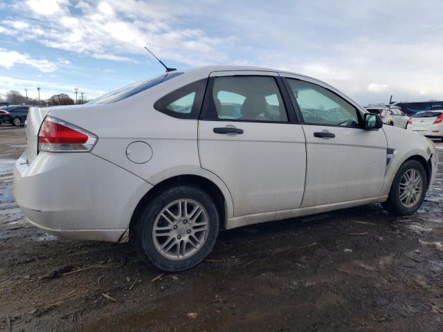 1FAHP35N58W163956 - 2008 FORD FOCUS SE WHITE photo 3