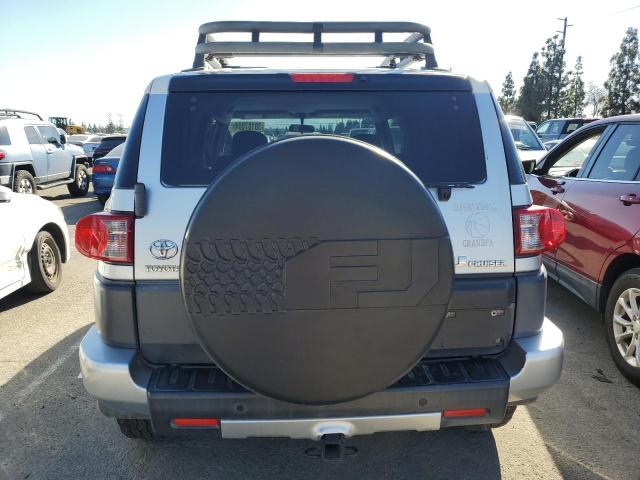 JTEBU11F870086959 - 2007 TOYOTA FJ CRUISER SILVER photo 6