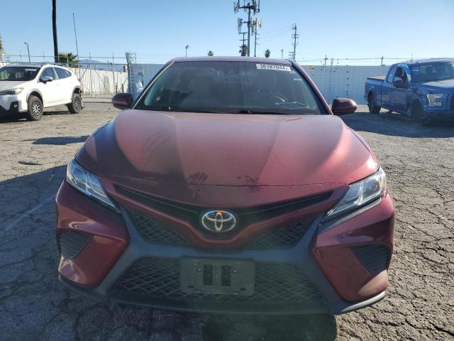 4T1B11HK7JU546575 - 2018 TOYOTA CAMRY L RED photo 5