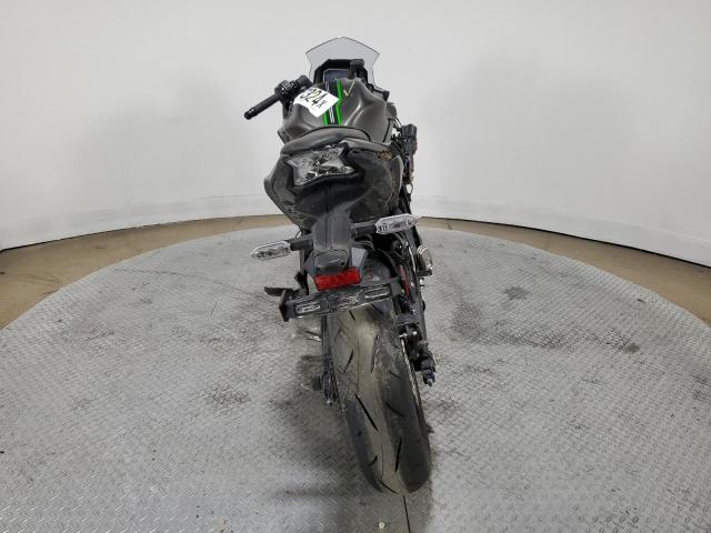 ML5EXER19RDAC1535 - 2024 KAWASAKI EX650 R GRAY photo 4