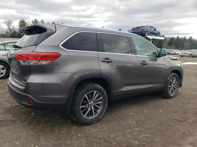 5TDJZRFHXKS991073 - 2019 TOYOTA HIGHLANDER SE GRAY photo 3