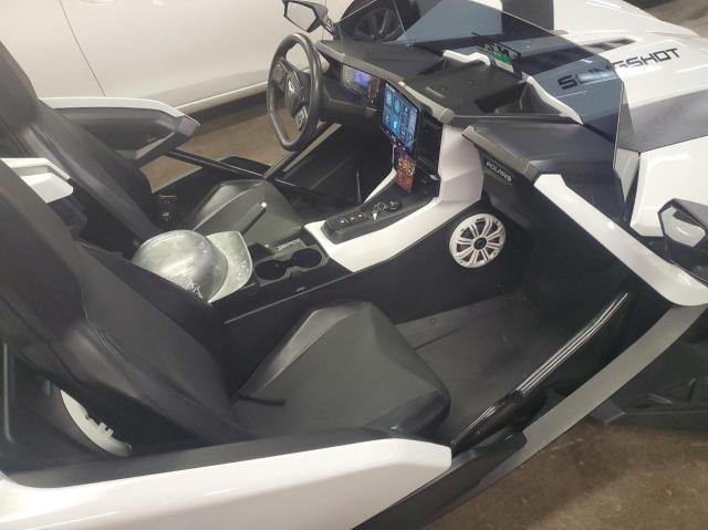 57XAASHD6M8143778 - 2021 POLARIS SLINGSHOT S WHITE photo 5