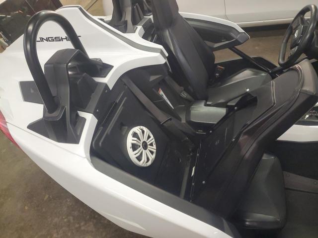 57XAASHD6M8143778 - 2021 POLARIS SLINGSHOT S WHITE photo 6