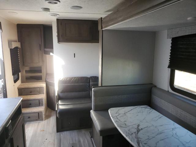 5ZT2CWRB9NJ130740 - 2022 FORV MOTORHOME WHITE photo 6