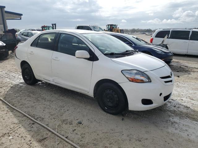 JTDBT923681207476 - 2008 TOYOTA YARIS WHITE photo 4