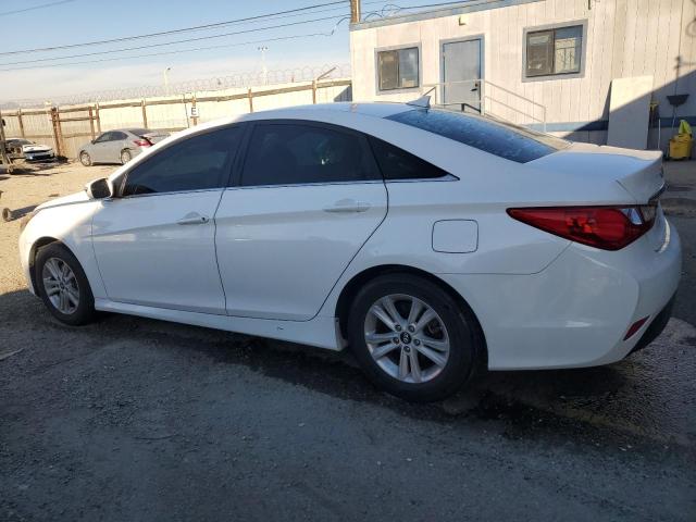 5NPEB4AC7EH867616 - 2014 HYUNDAI SONATA GLS WHITE photo 2