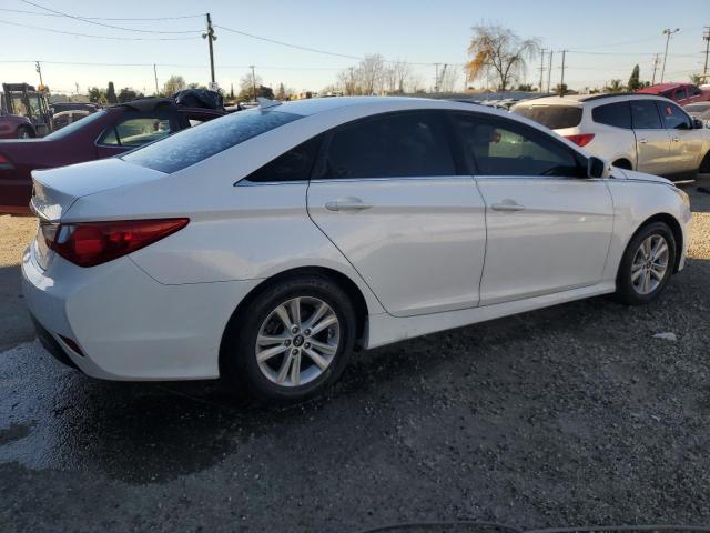 5NPEB4AC7EH867616 - 2014 HYUNDAI SONATA GLS WHITE photo 3