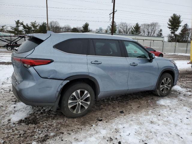 5TDGZRBH8MS098824 - 2021 TOYOTA HIGHLANDER XLE BLUE photo 3