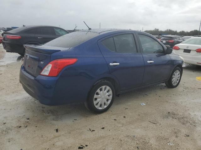 3N1CN7AP7JL884643 - 2018 NISSAN VERSA S BLUE photo 3