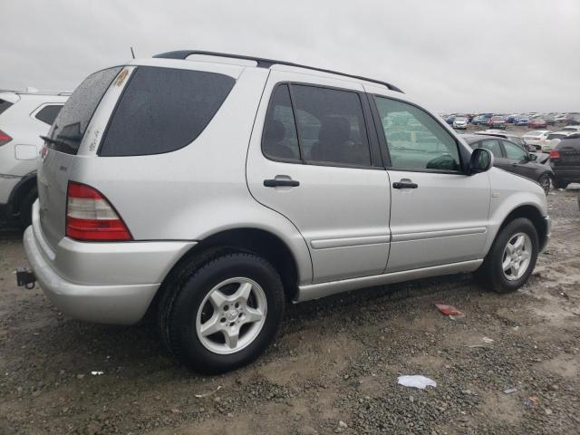 4JGAB54E61A273615 - 2001 MERCEDES-BENZ ML 320 SILVER photo 3