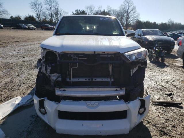 JTEBU5JR0F5238977 - 2015 TOYOTA 4RUNNER SR5 WHITE photo 5