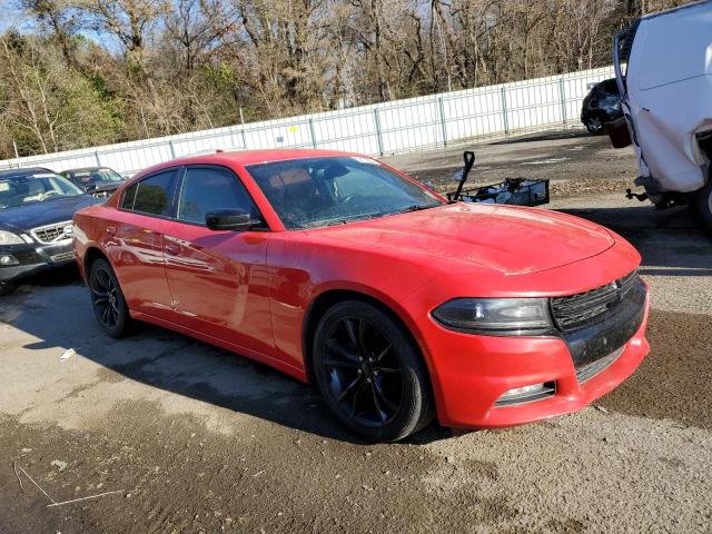 2C3CDXHG4GH247267 - 2016 DODGE CHARGER SXT RED photo 4