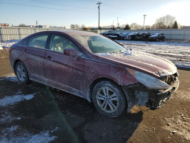 5NPEB4AC5DH748364 - 2013 HYUNDAI SONATA GLS RED photo 4