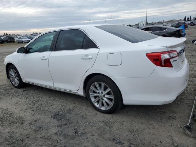 4T1BK1FK0CU513744 - 2012 TOYOTA CAMRY SE WHITE photo 2