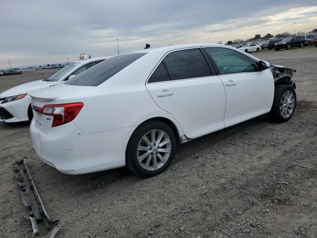 4T1BK1FK0CU513744 - 2012 TOYOTA CAMRY SE WHITE photo 3