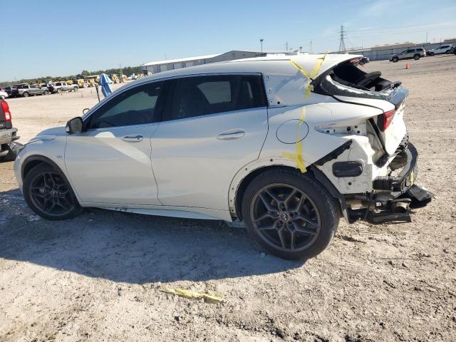 SJKCH5CP2JA055408 - 2018 INFINITI QX30 BASE أبيض صورة 2