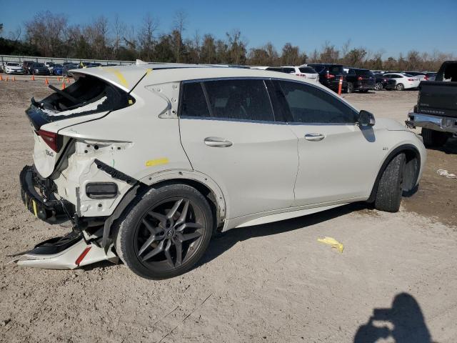 SJKCH5CP2JA055408 - 2018 INFINITI QX30 BASE أبيض صورة 3