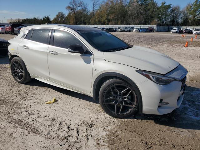 SJKCH5CP2JA055408 - 2018 INFINITI QX30 BASE WHITE photo 4