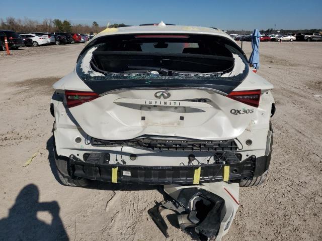 SJKCH5CP2JA055408 - 2018 INFINITI QX30 BASE أبيض صورة 6