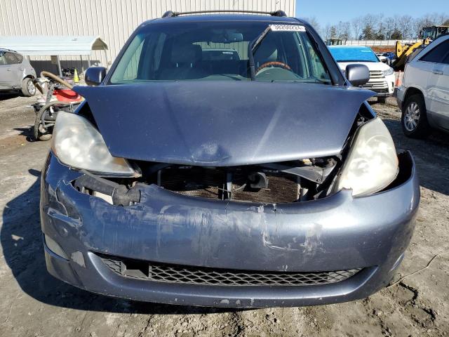 5TDZK22C28S225162 - 2008 TOYOTA SIENNA XLE BLUE photo 5