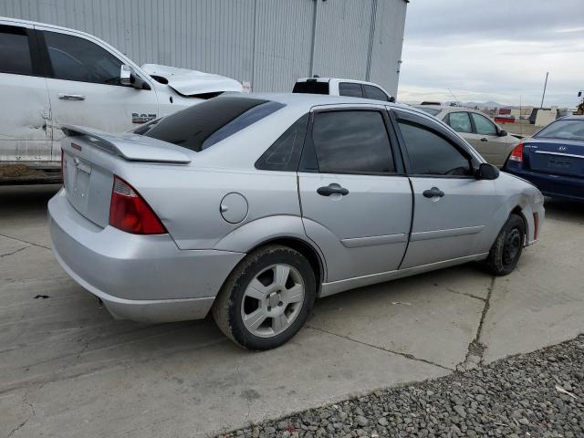 1FAHP34N17W315182 - 2007 FORD FOCUS ZX4 SILVER photo 3