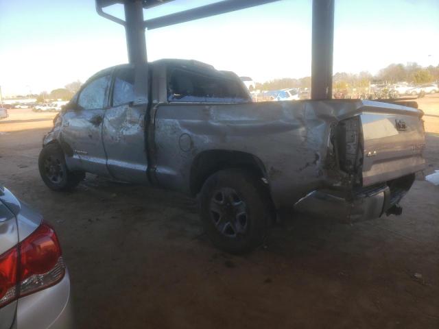 5TFUW5F18GX562002 - 2016 TOYOTA TUNDRA DOUBLE CAB SR/SR5 SILVER photo 2