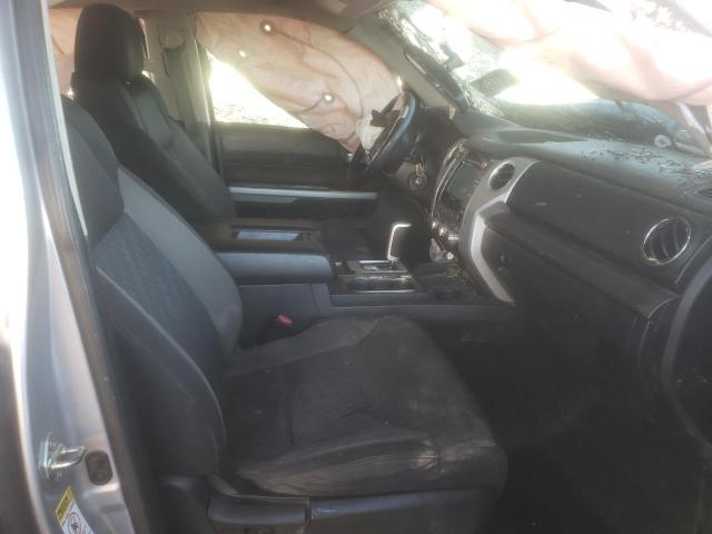 5TFUW5F18GX562002 - 2016 TOYOTA TUNDRA DOUBLE CAB SR/SR5 SILVER photo 7