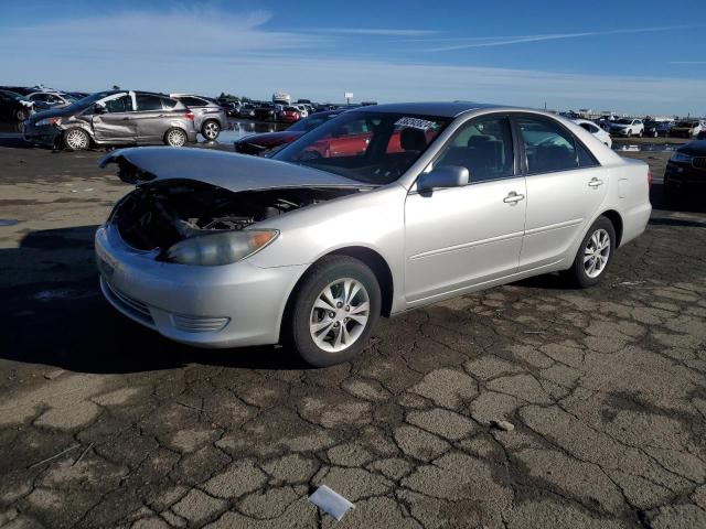4T1BF30K85U595248 - 2005 TOYOTA CAMRY LE SILVER photo 1
