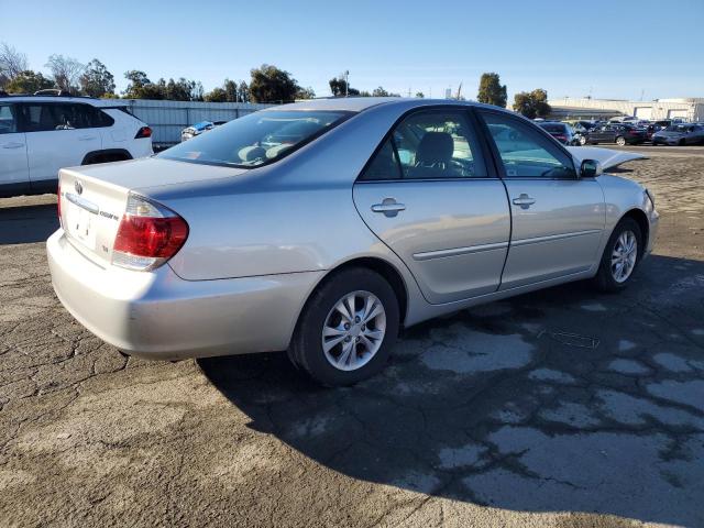 4T1BF30K85U595248 - 2005 TOYOTA CAMRY LE SILVER photo 3