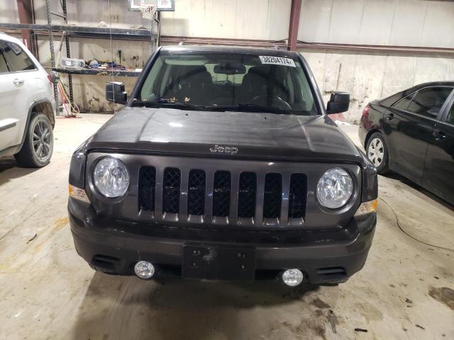 1C4NJRFBXFD202863 - 2015 JEEP PATRIOT LATITUDE GRAY photo 5