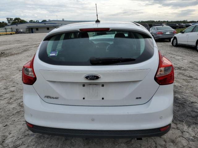 1FADP3K24DL204761 - 2013 FORD FOCUS SE WHITE photo 6